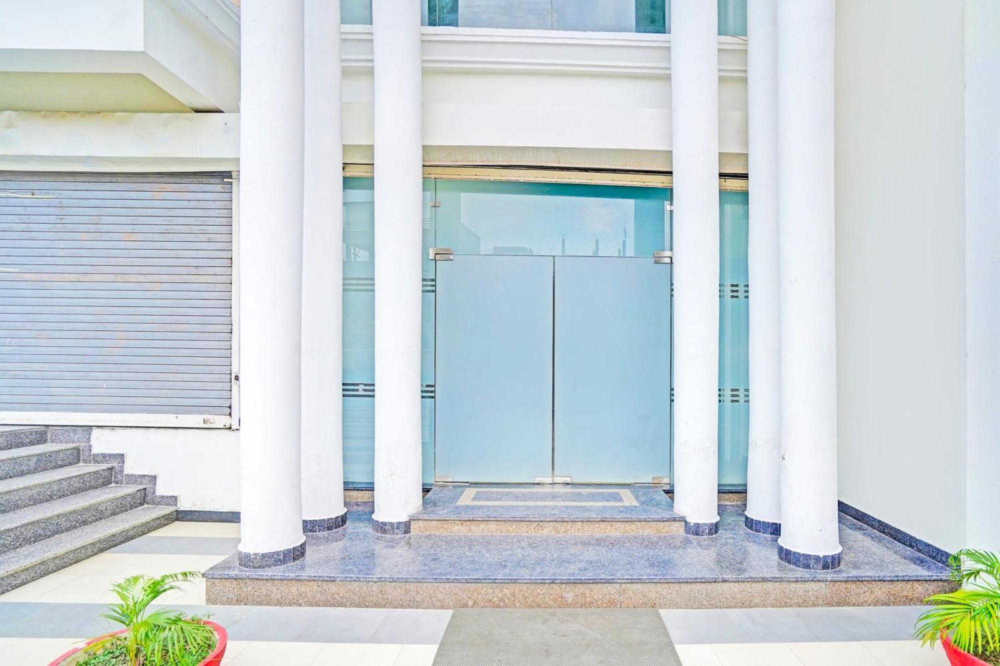 Palette Gomti Nagar Near Ekana Stadium Formerly Gusto Club لاكناو المظهر الخارجي الصورة