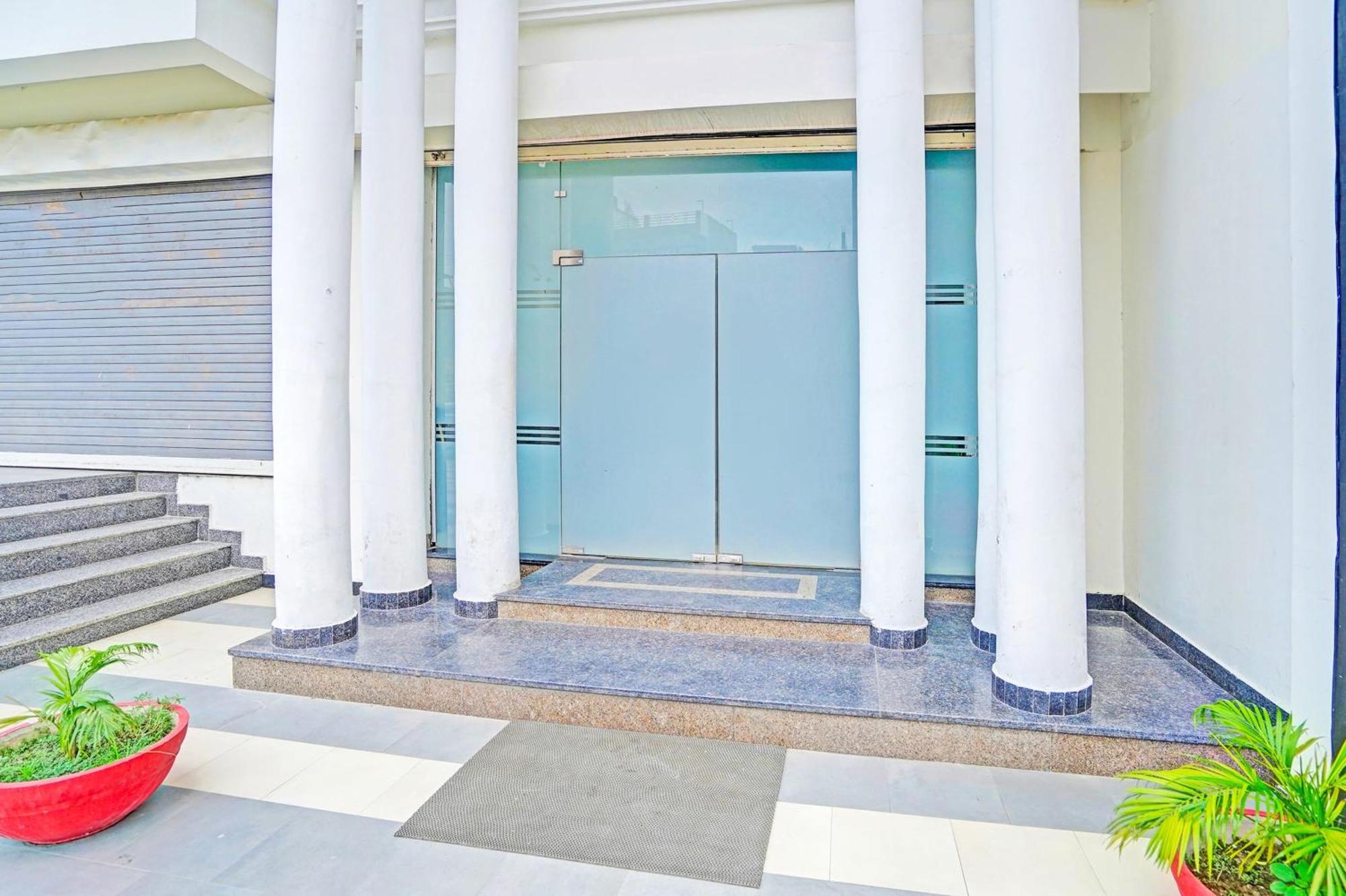 Palette Gomti Nagar Near Ekana Stadium Formerly Gusto Club لاكناو المظهر الخارجي الصورة