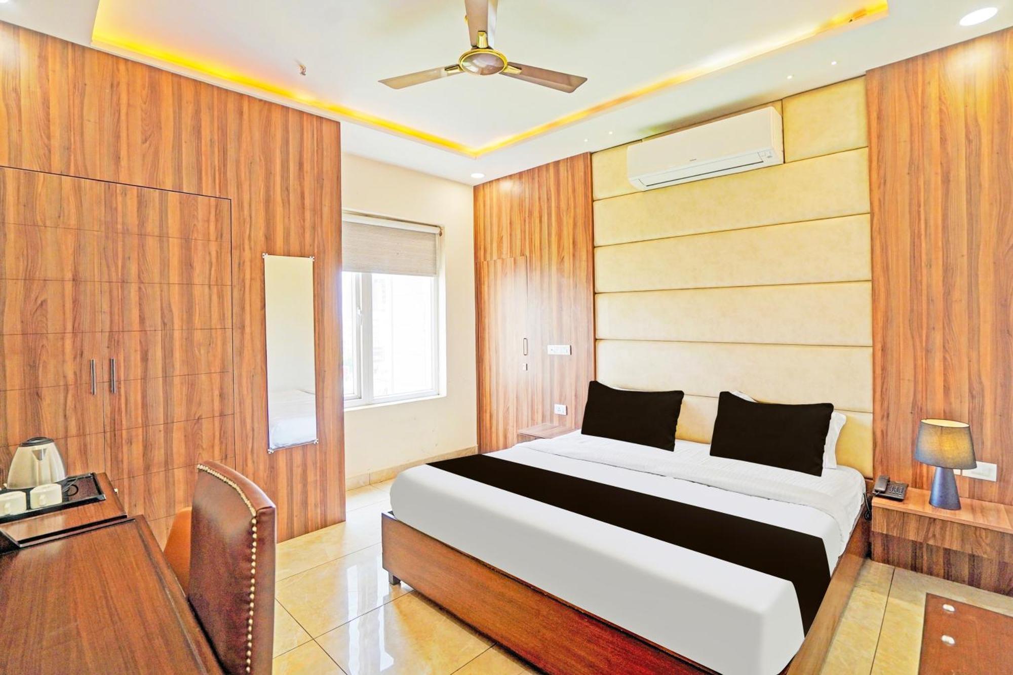 Palette Gomti Nagar Near Ekana Stadium Formerly Gusto Club لاكناو المظهر الخارجي الصورة
