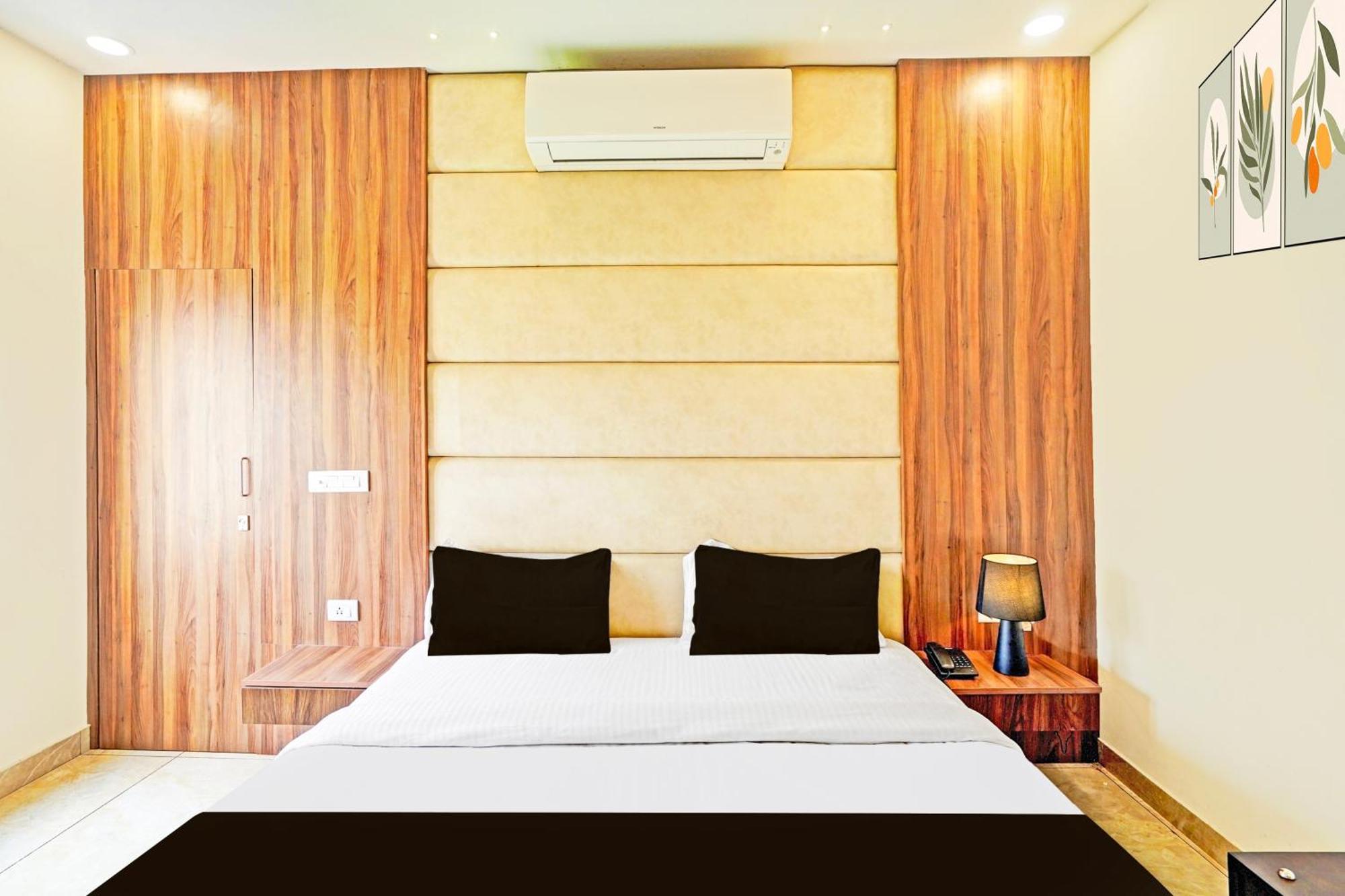 Palette Gomti Nagar Near Ekana Stadium Formerly Gusto Club لاكناو المظهر الخارجي الصورة