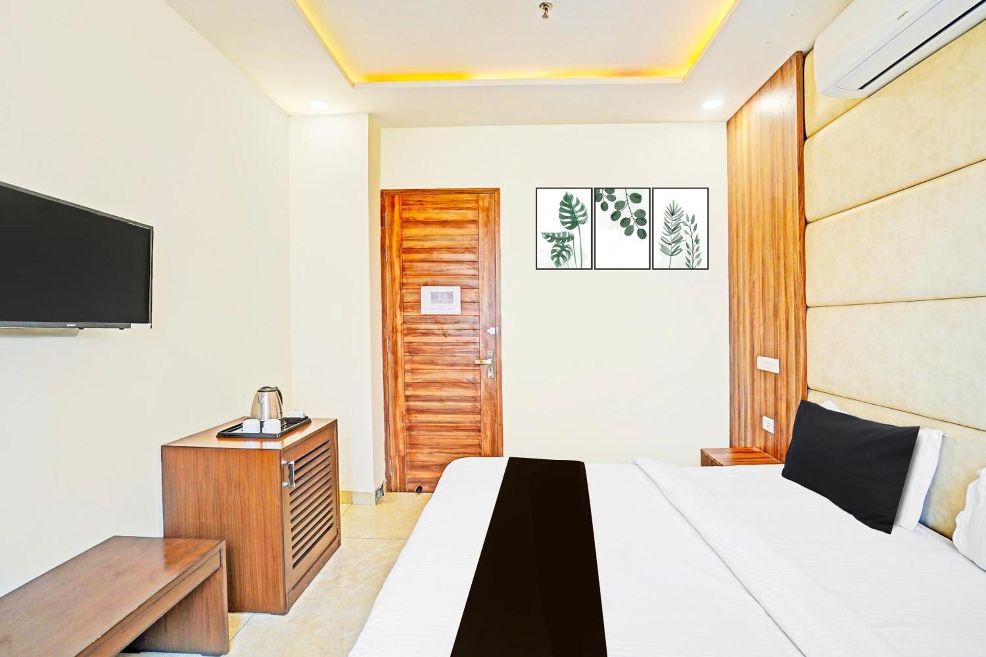 Palette Gomti Nagar Near Ekana Stadium Formerly Gusto Club لاكناو المظهر الخارجي الصورة