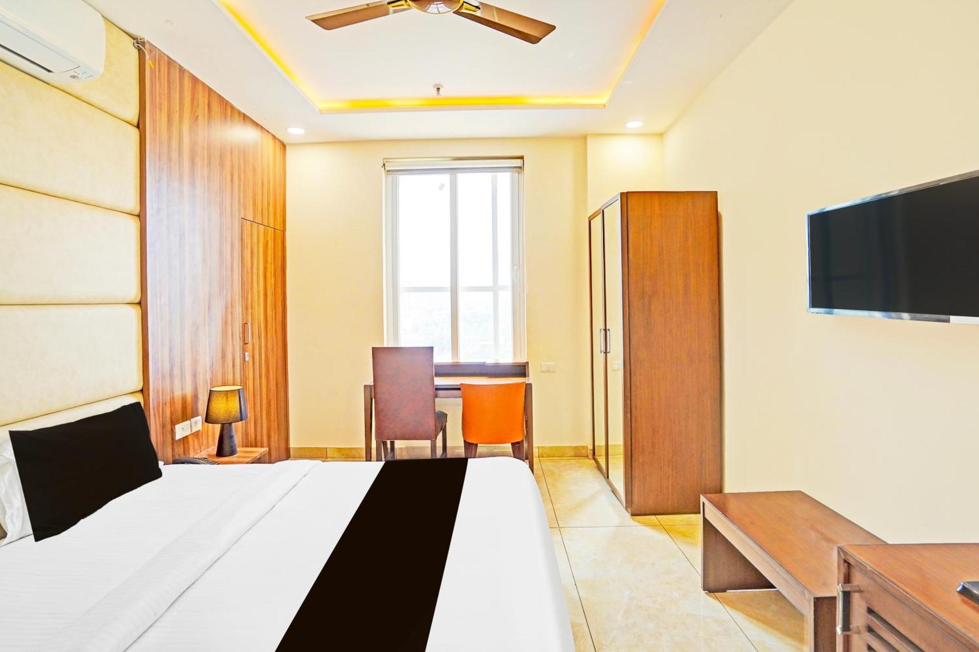 Palette Gomti Nagar Near Ekana Stadium Formerly Gusto Club لاكناو المظهر الخارجي الصورة